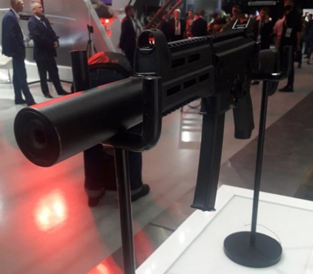 Đối với các phi công quân sự Nga, họ đều tỏ ra thích thú khi được thử nghiệm vũ khí mới, đánh giá cao về độ tin cậy, sự nhỏ gọn, uy lực, kiểu dáng cũng như sự tương đồng giữa PPK-20 so với khẩu AKS-74U.