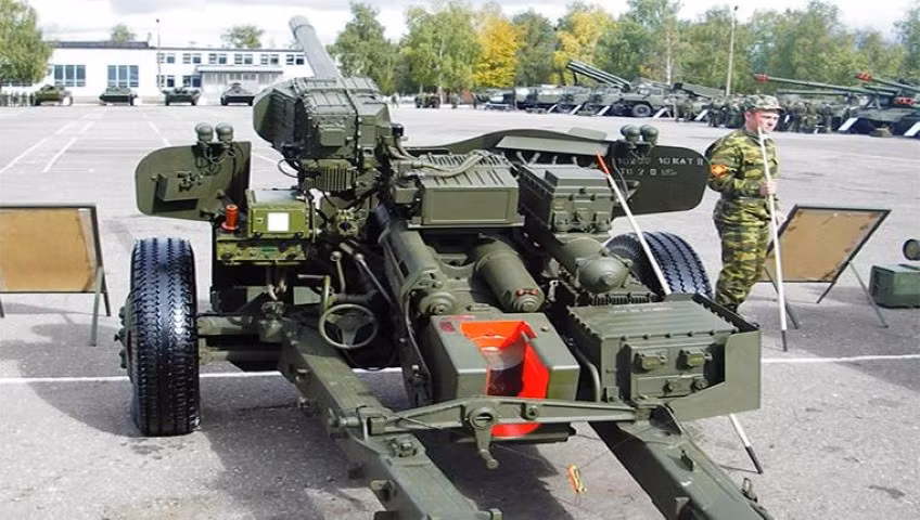 Thiết kế của MT-12 không khác mấy so với các dòng pháo kéo khác ngoại trừ việc nó được thiết kế để chống tăng hoặc các vị trí phòng thủ kiên cố của đối phương.