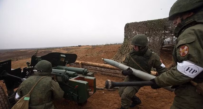 Điều tạo nên sự đặc biệt của MT-12 chính là việc nó có thể triển khai các loại tên lửa chống tăng như 9M117 dẫn đường qua nòng pháo chính 100mm.