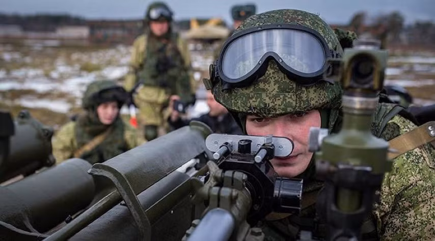 Hệ thống ngắm bắn của pháo chống tăng MT-12 khá tiên tiến bao gồm thước ngắm cơ khí và cả thước ngắm điện tử trên phiên bản cải tiến.