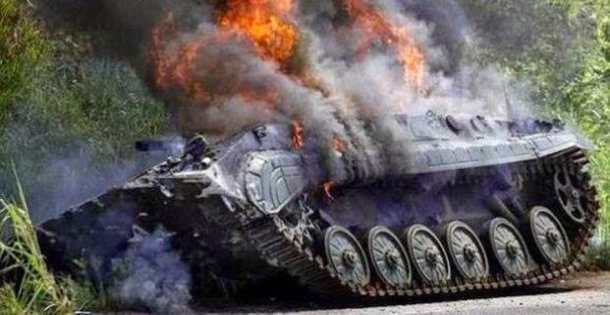 Một số chuyên gia phân tích cho rằng phe ly khai có loại pháo này do thu được từ quân đội chính phủ, nhưng số khác lại cho rằng có thể phe ly khai được Nga bí mật trang bị, mặc dù Moscow đã nhiều lần phủ nhận họ trợ giúp vũ khí hạng nặng cho ly khai Ukraine.