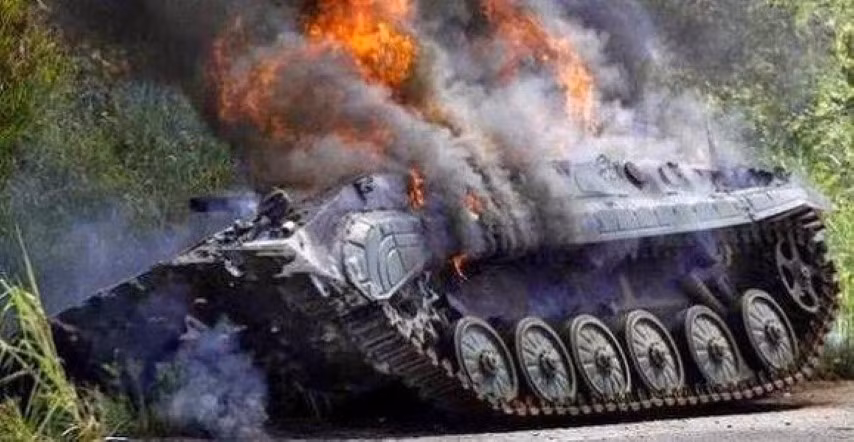 Một số chuyên gia phân tích cho rằng phe ly khai có loại pháo này do thu được từ quân đội chính phủ, nhưng số khác lại cho rằng có thể phe ly khai được Nga bí mật trang bị, mặc dù Moscow đã nhiều lần phủ nhận họ trợ giúp vũ khí hạng nặng cho ly khai Ukraine.