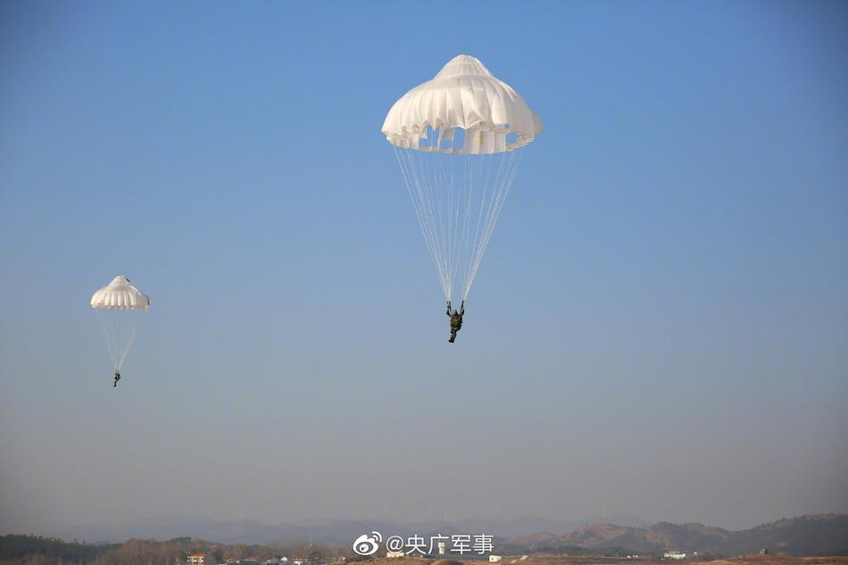 Theo thống kê, nữ giới chiếm khoảng 5% tổng quân số của Quân đội Trung Quốc - tương đương với khoảng 60.000 người.