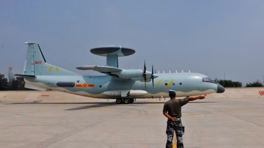 Theo nhiều thông tin được truyền thông Trung Quốc đăng tải, loại máy bay cảnh báo sớm KJ-500 này có khả năng phát hiện mục tiêu tiêm kích ở khoảng cách tối đa lên tới 470 km.