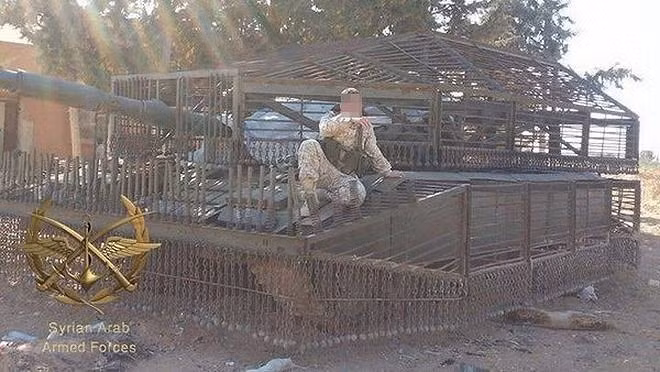 Thay vào đó, SAA đã tự hiến hành công việc cải tiến bằng cách lắp thêm cho xe tăng T-72 của họ những bộ giáp dạng lồng thép che kín toàn thân, với mục đích chính là để ngăn đạn rocket kiểu RPG hay SPG trong tay quân nổi dậy.