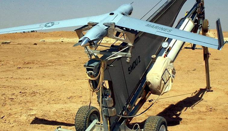 Một số người chỉ trích rằng, các thiết bị do thám không người lái hiện đại được sử dụng hằng ngày bởi phương Tây, nhưng lại không phù hợp với quân đội Afghanistan vốn tham nhũng tràn lan.