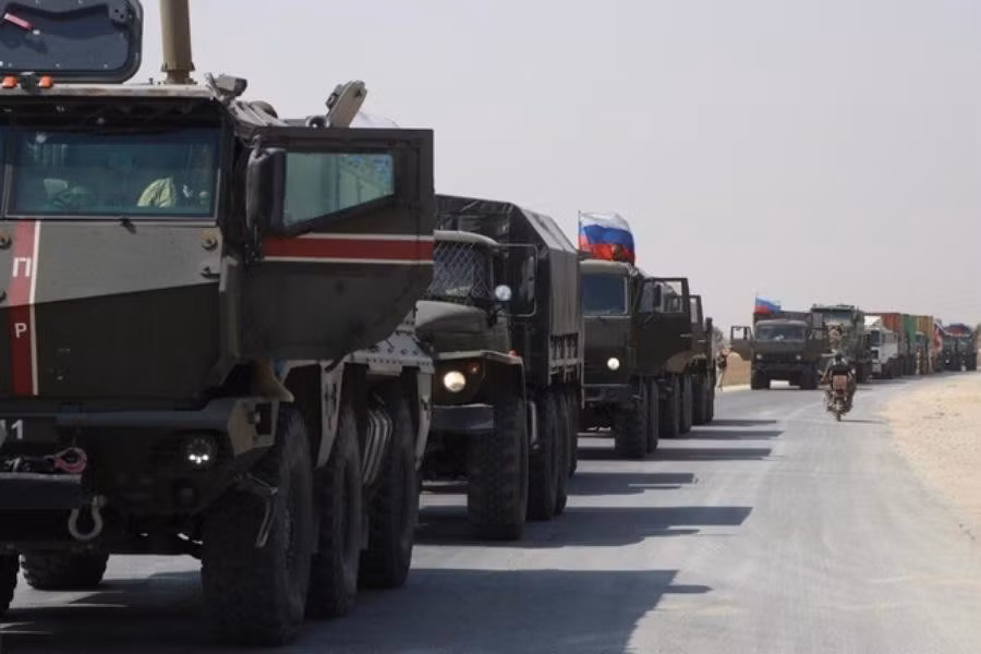 Hiện tại, số phận xa hơn của Ain Issa đang bị đặt một dấu hỏi rất lớn, tuy nhiên, Nga và Syria đã khẳng định cam kết bảo vệ khu vực này trong trường hợp bị Thổ Nhĩ Kỳ hoặc các phần tử thánh chiến tấn công, ngay cả khi người dân địa phương từ chối chuyển giao lãnh thổ dưới sự kiểm soát của SAA.