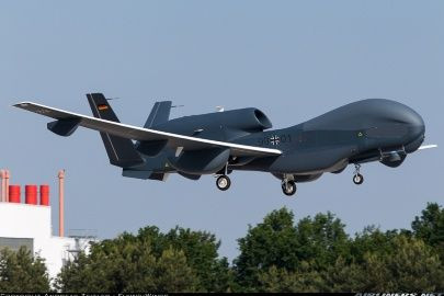 Theo hợp đồng giữa Washington và Berlin, toàn bộ các thiết bị phụ tùng, thiết bị hỗ trợ mặt đất và nhiều dụng cụ khác, đã được chuyển tới Đức. Tuy nhiên, do không đáp ứng tiêu chuẩn bay, toàn bộ các thiết bị này sẽ được chuyển cho NATO.