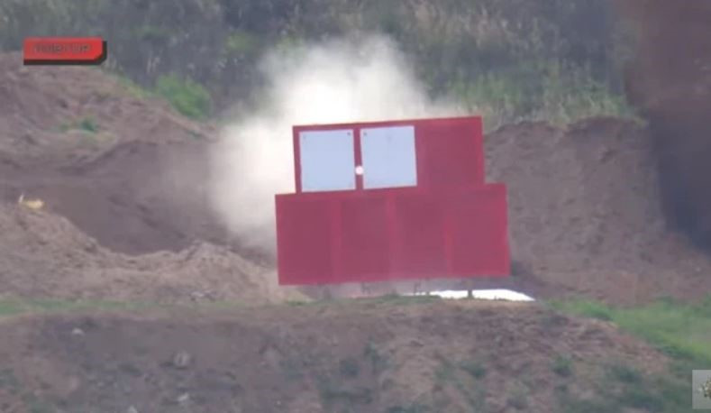 Sau khi hạ gục cả ba bia bằng pháo chính 125mm, đội tuyển Việt Nam khẩn trương bước vào các phần thi tiếp theo, để bắt kịp thời gian của đội bạn, bất chấp việc chúng ta xuất phát cuối cùng.