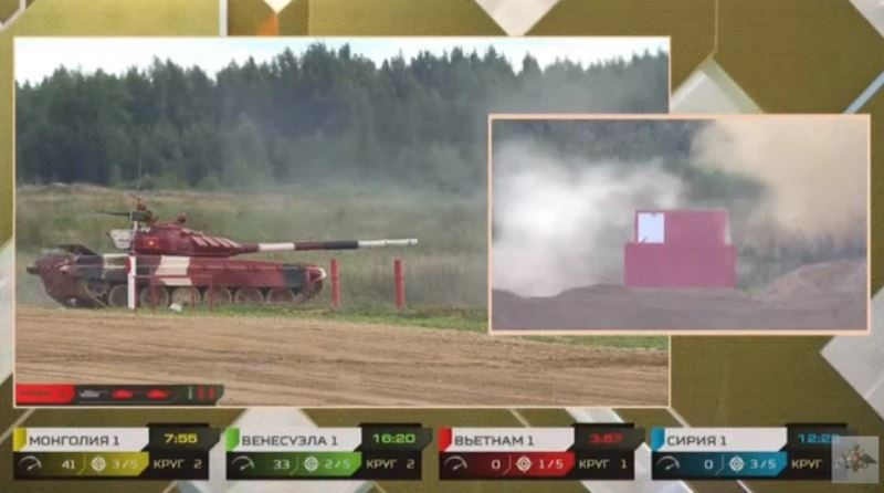 Bình luận viên của kênh Combat Approved thậm chí còn bất ngờ trước sự nhiệt tình của cổ động viên Việt Nam, có mặt tại trường bắn Alabino ngày hôm nay.