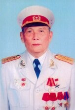 Đại tướng Chu Huy Mân sinh năm 1913, mất ngày 2006 được phong quân hàm Đại tướng năm 1982. Chức vụ cao nhất mà đồng chí từng giữ bao gồm Chủ nhiệm Tổng cục Chính trị và Phó Chủ tịch Hội đồng Nhà nước (1981 - 1986).