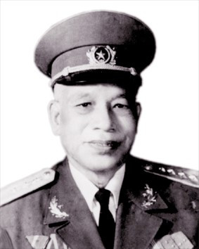Đồng chí Văn Tiến Dũng được phong quân hàm Đại tướng vào năm 1974, chức vụ cao nhất mà đồng chí từng giữ là Bộ trưởng Bộ Quốc phòng giai đoạn 1980 - 1987.