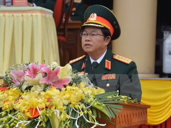 Năm 2015, các đồng chí Đỗ Bá Tỵ và Ngô Xuân Lịch cùng được phong quân hàm Đại tướng. Đồng chí Đỗ Bá Tỵ từng giữ chức Phó chủ tịch Quốc hội và Tổng tham mưu trưởng.