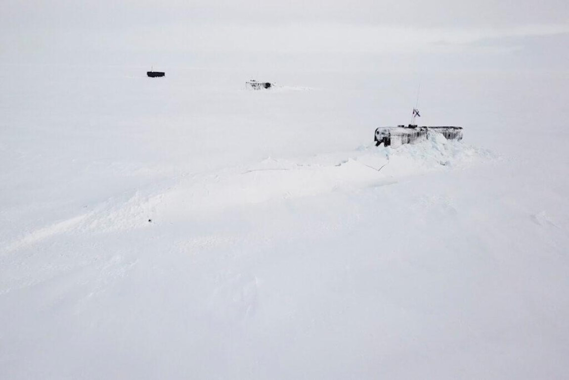 Bên cạnh đó, chủng loại tàu ngầm hạt nhân của Nga được xác định là thuộc Dự án 667BDRM "Dolphin" (định danh của NATO là Delta-IV) - một trong những phương tiện răn đe chiến lược đáng sợ nhất của Moskva.