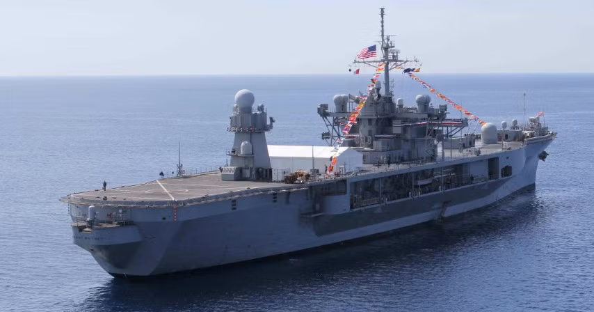 Không chỉ gây chú ý từ cái tên đặc biệt, USS Mount Whitney còn thực sự là một tàu hải quân được trang bị tối tân.