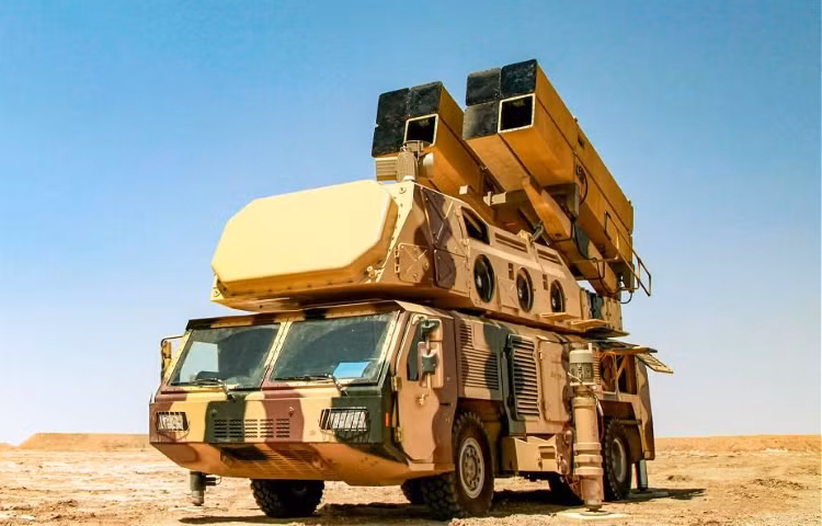 "Hiện nay tại Israel cũng như phương Tây, một số quan chức lo ngại về khả năng các hệ thống phòng thủ này rơi vào tay những nhóm vũ trang do Iran hậu thuẫn như Hezbollah ở Lebanon và Houthis ở Yemen và một vài tổ chức khác".