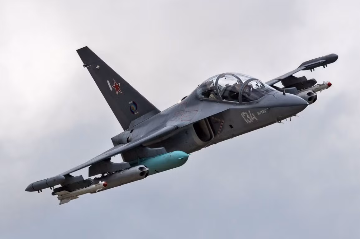 Năm 2002, Yak-130 đã chiến thắng trong cuộc cạnh tranh giành hợp đồng cung cấp huấn luyện cơ cho Không quân Nga. Ngay sau đó, loại máy bay này được tích cực giới thiệu trên thị trường quốc tế.