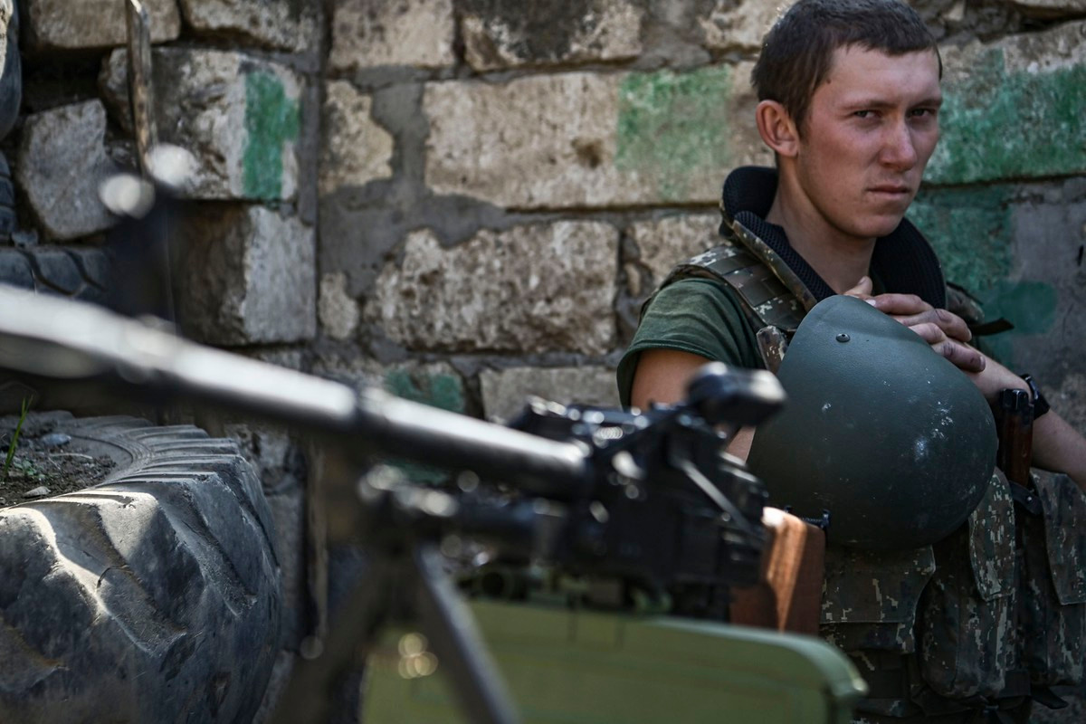 Lính Armenia giữ cứ điểm trong cuộc xung đột với Azerbaijan.