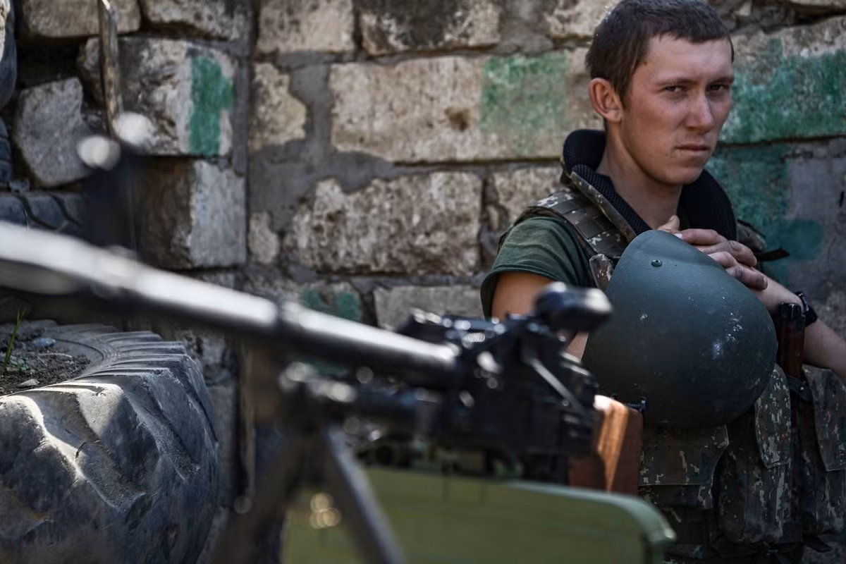 Lính Armenia giữ cứ điểm trong cuộc xung đột với Azerbaijan.