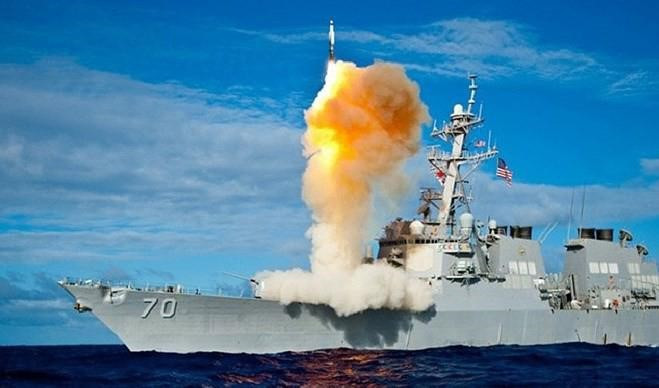 SM-6 được trang bị hệ thống xử lý tín hiệu và hệ thống dẫn hướng mới được phát triển dựa trên hệ thống tự dẫn chủ động của tên lửa không đối không tầm trung AIM-120D AMRAAM.