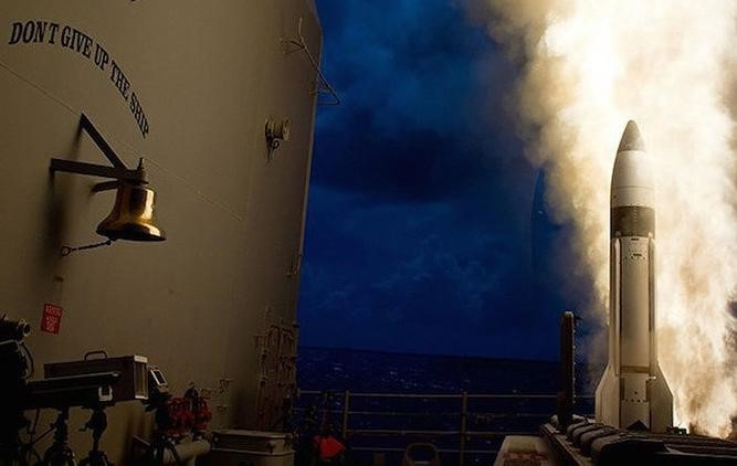 Tên lửa đánh chặn SM-6 thường được phóng bằng các bệ phóng thẳng đứng tiêu chuẩn Mk 41 vốn trang bị sẵn trên các chiến hạm Mỹ.