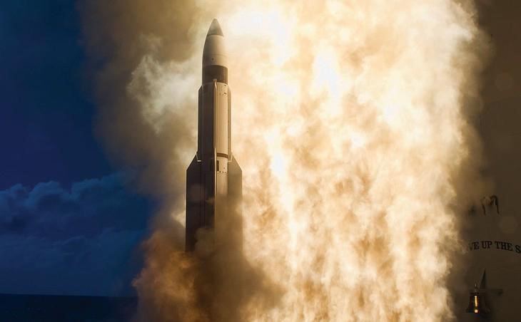 Dòng tên lửa SM-6 được thiết kế để đánh chặn tên lửa đối phương ở kỳ cuối của đường bay. Đây là cơ hội cuối cùng để đánh chặn một tên lửa đạn đạo trước khi nó đến mục tiêu.