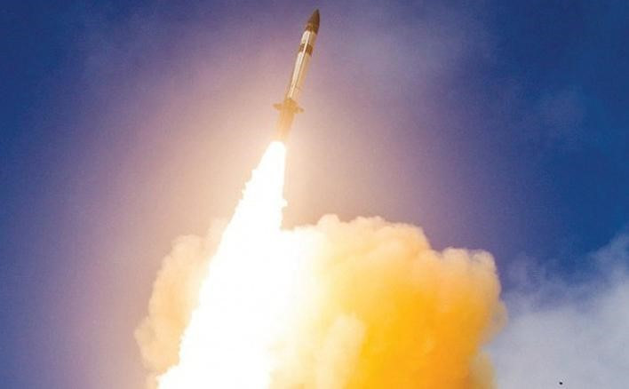 SM-6 được thiết kế với mục đích phòng không tầm xa cấp chiến thuật dành cho các tàu chiến của Mỹ để bảo vệ và mở rộng phạm vi chống lại tên lửa hành trình, phương tiện bay không người lái và máy bay chiến đấu của đối phương.