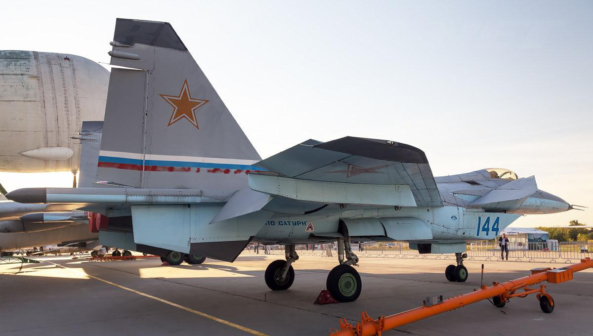 Tiếc rằng do chi phí quá cao tiêm kích MiG-1.44 đã bị thất bại trước “đồng hương” Sukhoi PAK FA chính là máy bay Su T-50 (Su-57).