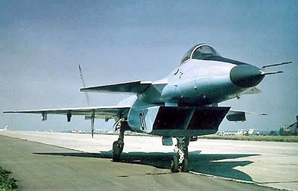 Tạp chí Defence Aviation cho rằng dù bị Nga cho đóng băng MiG-1.41 nhưng chiến đấu cơ này vẫn gây được sự chú ý với Trung Quốc, thừa tiền nhưng thiếu công nghệ nên trong suốt thời gian dài Bắc Kinh tìm cách mua lại công nghệ của Liên Xô và của Nga.