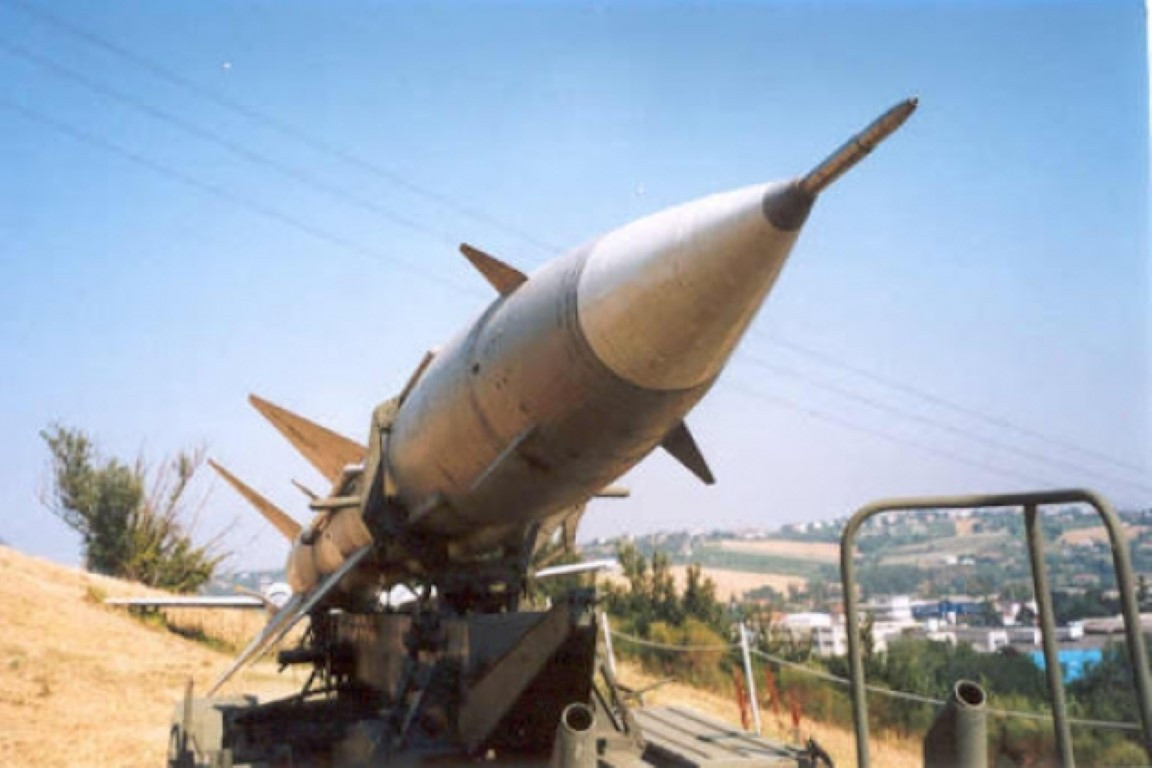 Truyền thông Nga trích lời Bộ Trưởng Quốc phòng Syria, khẳng định quốc gia Trung Đông này vừa sử dụng tổ hợp tên lửa S-75 Dvina tuổi đời nửa thế kỷ, bắn hạ một tên lửa trang bị công nghệ tàng hình của Israel.