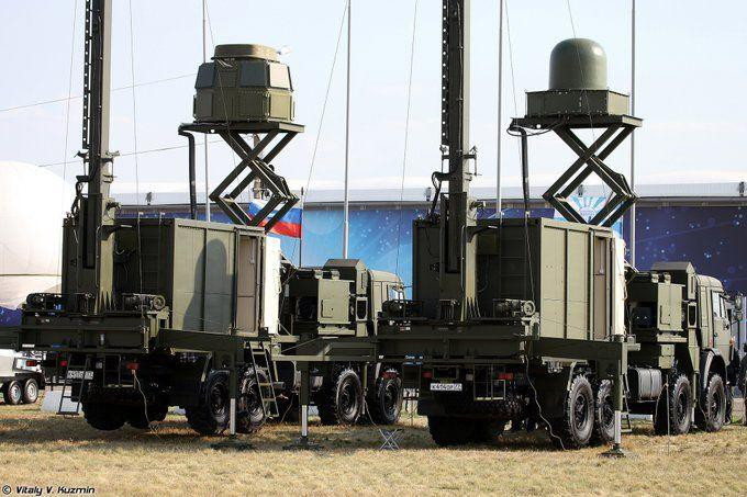 Mỹ và các đồng minh phương Tây đã ở Iraq kể từ năm 2014, cũng như ở nước láng giềng Syria và chống lại ý muốn từ nhà chức trách. Tuy nhiên có thể nói, họ đã “hợp pháp hóa” sự hiện diện quân sự của mình bằng cuộc chiến chống IS như một phần của liên minh quốc tế rộng lớn.