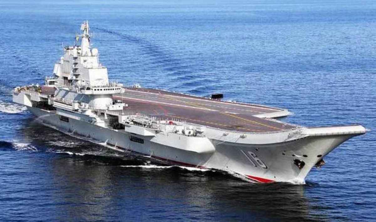 Giới chuyên gia nhận định bức ảnh này được hải quân Mỹ công bố nhằm gửi thông điệp "xem thường" tàu sân bay Trung Quốc.