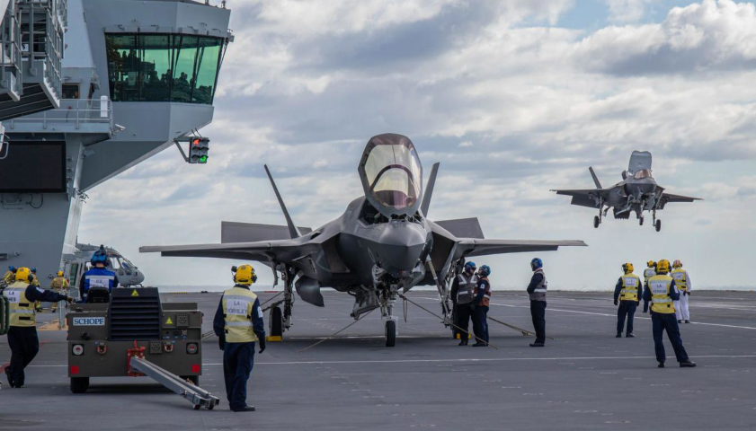 Trong khi đó, phía Anh đã chính thức công bố nguyên nhân làm chiếc F-35B gặp nạn bắt nguồn từ việc kỹ thuật viên quên tháo tấm che mưa của máy bay, khiến linh kiện này lọt vào động cơ và làm chiếc tiêm kích mất lực đẩy khi đang chạy đà.