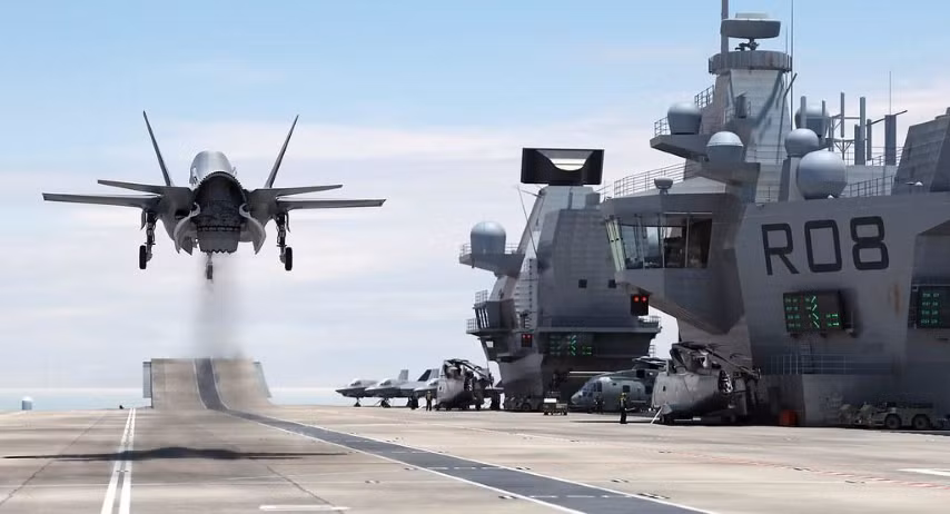 Quân đội Anh đang lo ngại nguy cơ rò rỉ thông tin nhạy cảm về tiêm kích F-35B, loại khí tài phức tạp và bí mật nhất trong biên chế nước này, nếu lực lượng Nga ở Địa Trung Hải tiếp cận được xác máy bay.