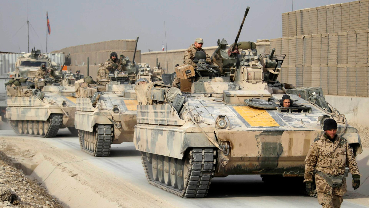 Tính tới thời điểm tháng 4/2021, có khoảng 9500 lính nước ngoài vẫn đang tiếp tục làm nhiệm vụ tại Afghanistan. Số lính này tới từ 36 quốc gia khác nhau, nằm dưới sự chỉ huy của NATO. Bản thân quân đội Mỹ vào thời điểm này, chỉ đóng góp 2500 quân.