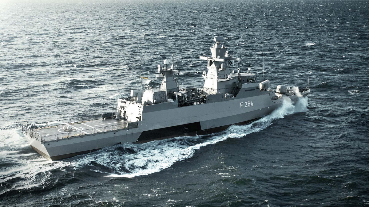 Ngoài ra, hệ thống Navi-Sailor 4100 còn được cho là không đáp ứng được các tiêu chuẩn bảo mật quân sự của NATO.