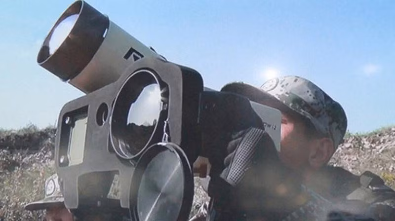 Tên lửa HJ-12 cũng có tính năng “bắn và quên”, có thể tiêu diệt bất cứ xe tăng chủ lực nào, truyền thông Trung Quốc đưa tin.