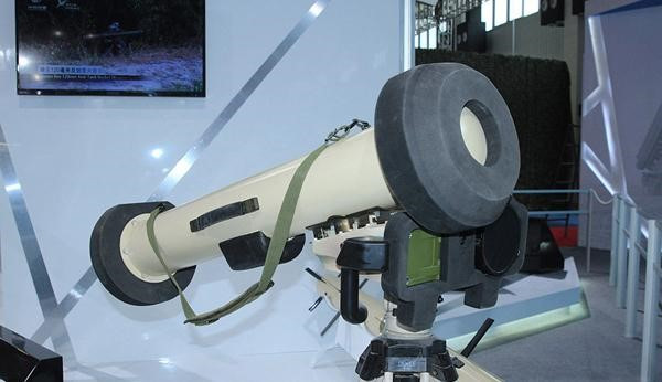 Tên lửa được phóng lên bầu trời sẽ tự động lao tới tấn công mục tiêu đã định theo phương thẳng đứng, hay còn gọi là kiểu tấn công đột nóc.