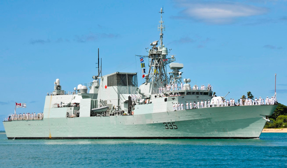 Tầm hoạt động tối đa của tàu khi di chuyển với tốc độ hành trình có thể lên tới 17.600 km. Tuy nhiên tầm hoạt động này, phụ thuộc nhiều vào yếu tố thời tiết và dòng chảy của nước biển.