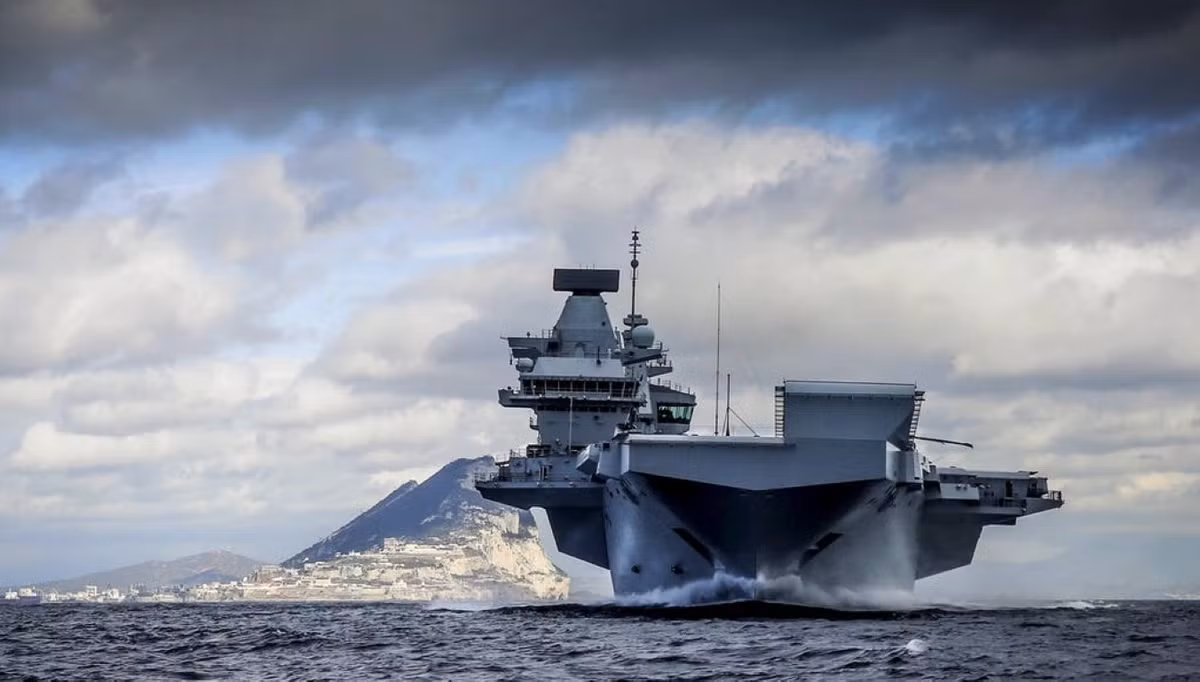 Queen Elizabeth hiện cũng là tàu sân bay mới nhất, hiện đại nhất và đắt đỏ nhất của Anh. Việc đưa tàu sân bay này tới các điểm nóng trên thế giới, nằm trong nỗ lực mở rộng tầm ảnh hưởng, quay lại thời hoàng kim của hải quân London.