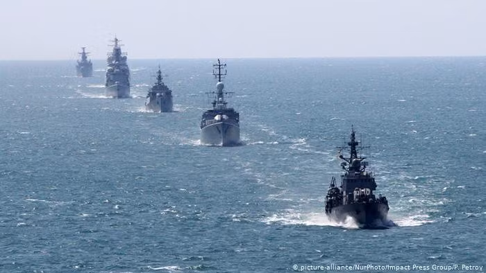 Để hiểu những gì đang xảy ra với khu vực Biển Đen, cần nhớ lại những sự kiện của nhiều năm trước. Vào tháng 6/2008, tại hội nghị thượng đỉnh NATO ở Bucharest, Biển Đen gần như bị biến thành vùng nước nội địa của Liên minh.