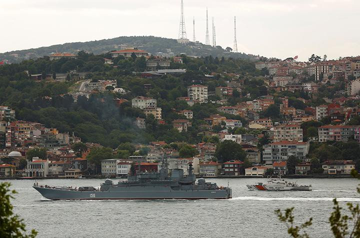 Dưới việc tạo ra các vùng đệm ở Biển Đen hoặc Bắc Cực, các thành viên NATO che giấu sự bành trướng và can thiệp thực tế vào lĩnh vực lợi ích của Nga.