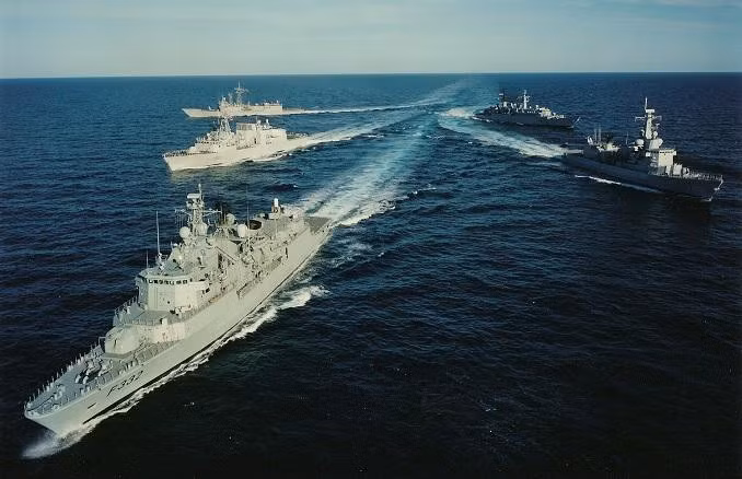 Trước đó, các tàu khu trục Mỹ đã tiến hành cuộc tập trận tương tự với hải quân Ukraine. Kiev rất ấn tượng trước sự quan tâm của NATO trong việc mở rộng sự hiện diện quân sự ở Biển Đen.