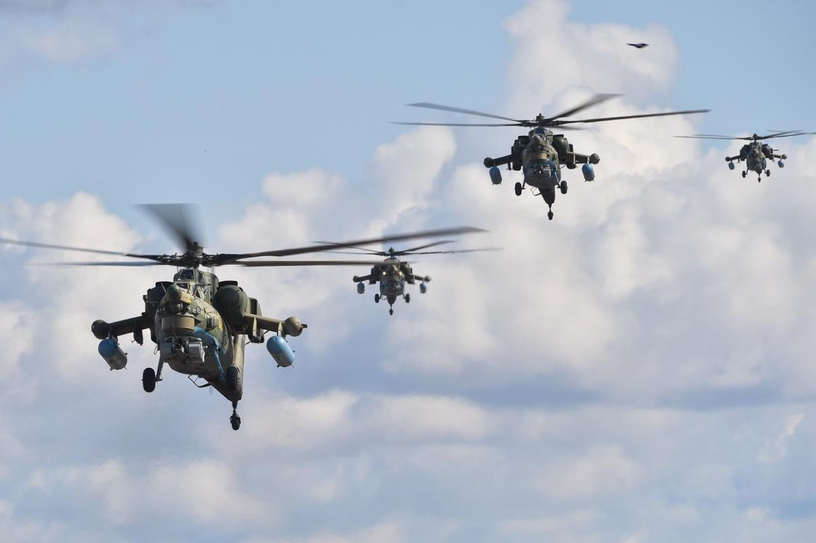 Ka-52 nổi bật với thiết kế cánh quạt đồng trục đem lại khả năng cơ động cao trên chiến trường. Loại trực thăng này đã có màn thực chiến ấn tượng trên chiến trường Afghanistan.