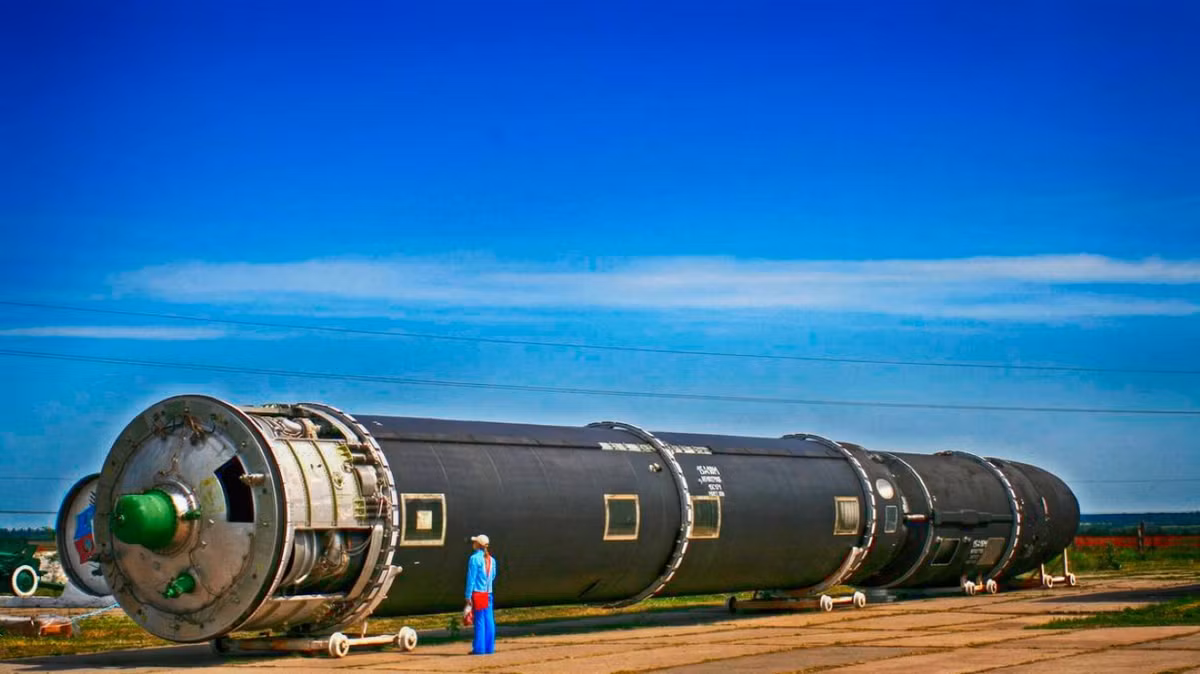 Truyền thông quốc tế nhận định rằng, sức mạnh của tên lửa Sarmat, đủ để khiến mọi quốc gia trên thế giới phải nhượng bộ với Moscow, trong trường hợp xảy ra xung đột tổng lực.