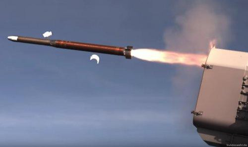 Phiên bản RAM Block 2 mới nhất sở hữu cả đầu dò tiên tiến hơn giúp nó phát hiện ra cả những tên lửa chống hạm trang bị bộ tiếp nhận tín hiệu khó bị đánh chặn.