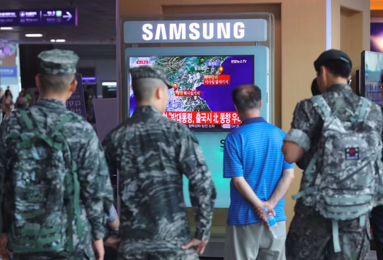 Trong khi đó với tên lửa hành trình - loại vũ khí có độ chính xác rất cao nhưng tốc độ bay chậm, dễ bị đánh chặn - lại không nằm trong lệnh cấm của LHQ.