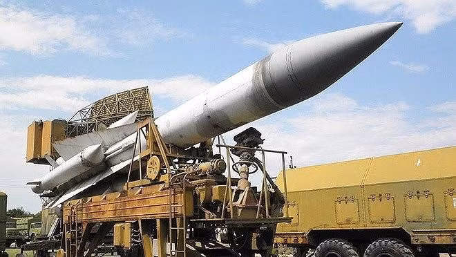 Có thời điểm quân đội Syria sở hữu tới 2 trung đoàn tên lửa S-200 với 50 bệ phóng và vài trăm quả đạn.