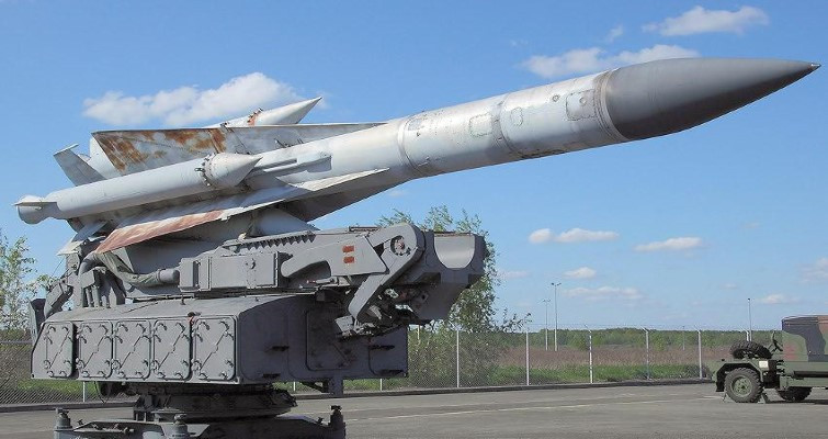 Sử dụng phương thức SARH trên toàn hành trình giúp tăng độ chính xác của S-200 ở khoảng cách lớn, cải thiện đáng kể hiệu quả so với dùng tín hiệu điều khiển vô tuyến thủ công trên mẫu tên lửa S-75 Dvina trước đó.