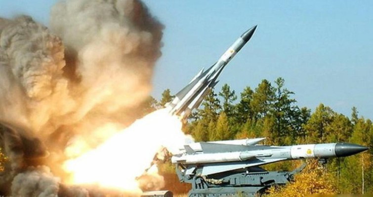 Truyền thông Israel những tuần qua đưa tin IDF tăng cường lưới phòng không quanh lò phản ứng Dimona và thành phố cảng Eilat, nhằm đề phòng nguy cơ bị tên lửa hoặc máy bay không người lái (UAV) tập kích. Căng thẳng giữa Israel và Iran gần đây leo thang với loạt vụ tập kích mà hai nước đổ lỗi cho nhau.